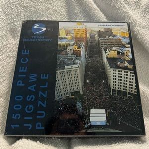 BRAND NEW 1500 PIECE TEAM BEACHBODY PUZZLE